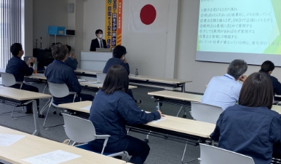 新人が先生になり発表